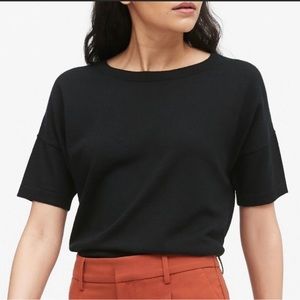 Banana Republic black 100% merino wool knit short sleeve sweater top